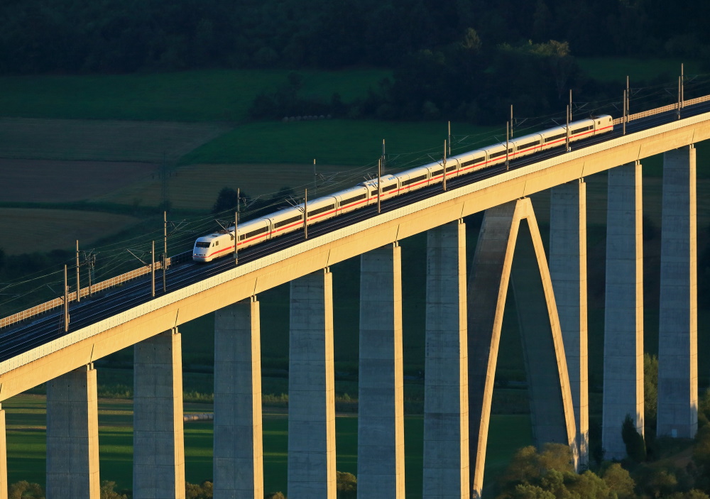 Whether big, small, steel or concrete - instead of pushing against walls, we prefer to build bridges!