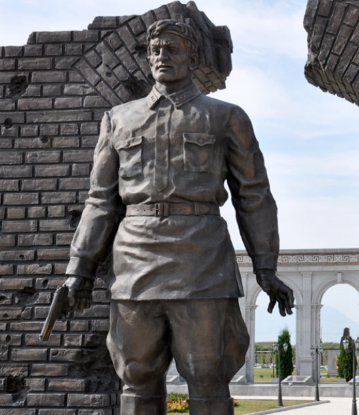 Памятник защитнику Брестской крепости